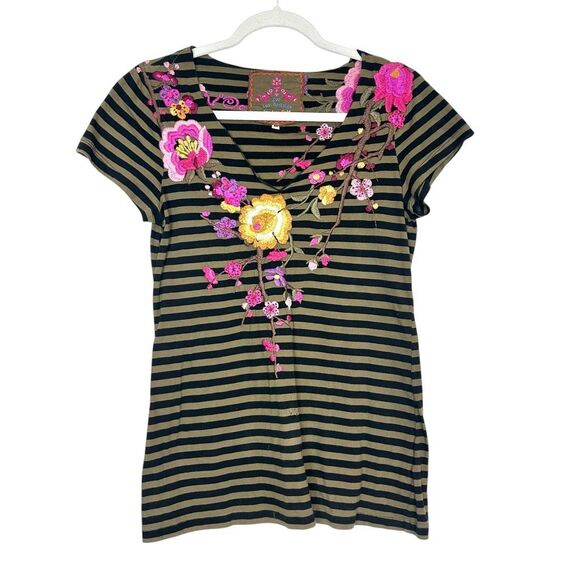 Johnny Was JWLA T-Shirt Women Medium Green Black Striped Embroidered V-Neck FLAW - Picture 1 of 16